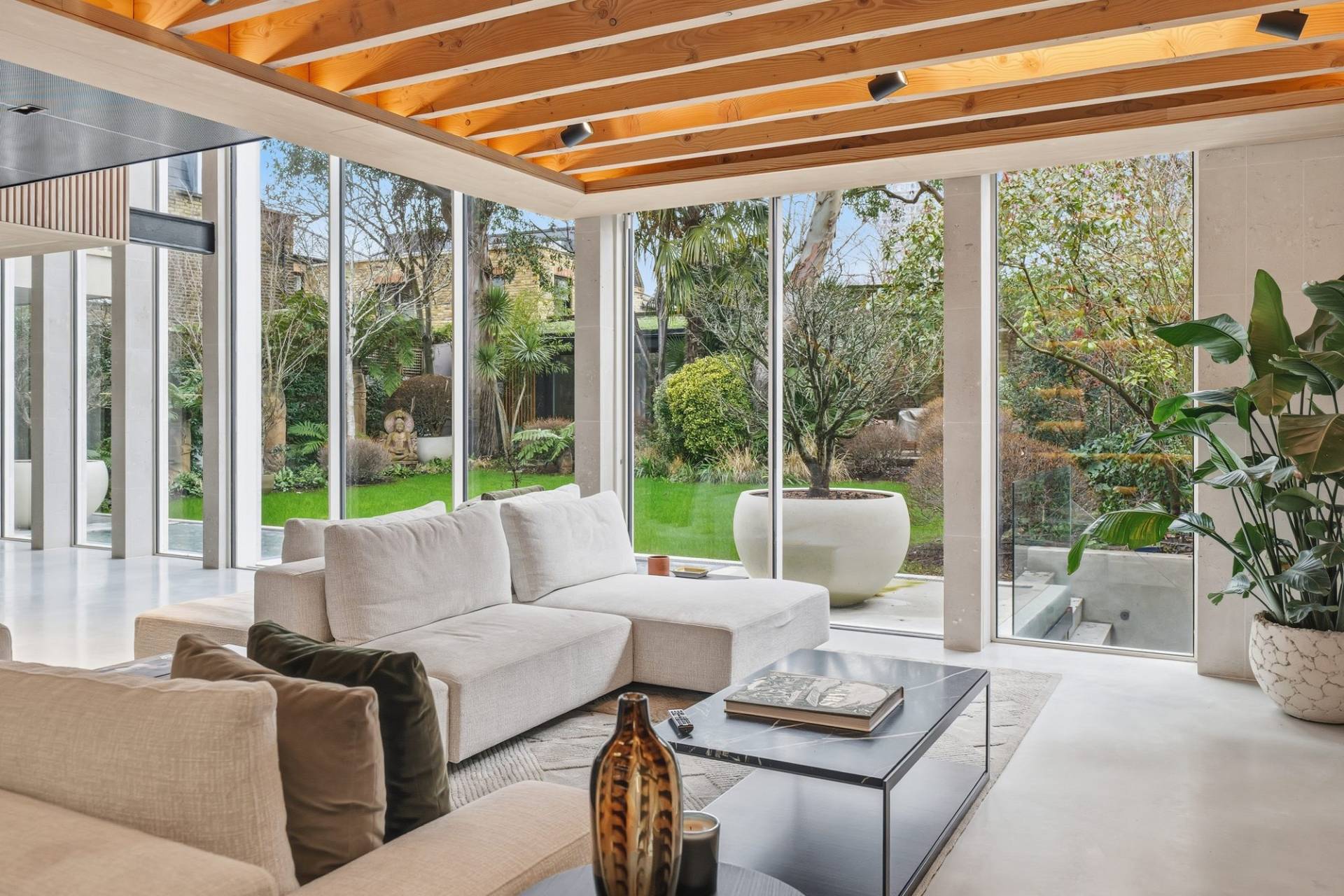 Garden Room Extension Battersea | Excel Construction Garden room with floor-to-ceiling glazing, Edna Street, Battersea, by Excel Construction